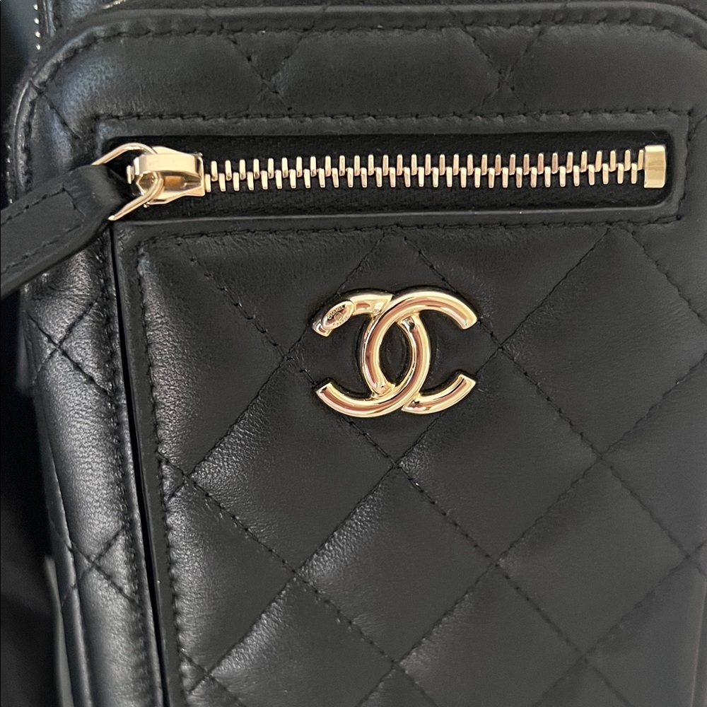 Chanel Black Quilted Phone Holder with Gold Chain - Picture 3 of 10